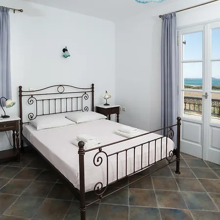 アパートホテル Naxos Sea Front Houses 3*
